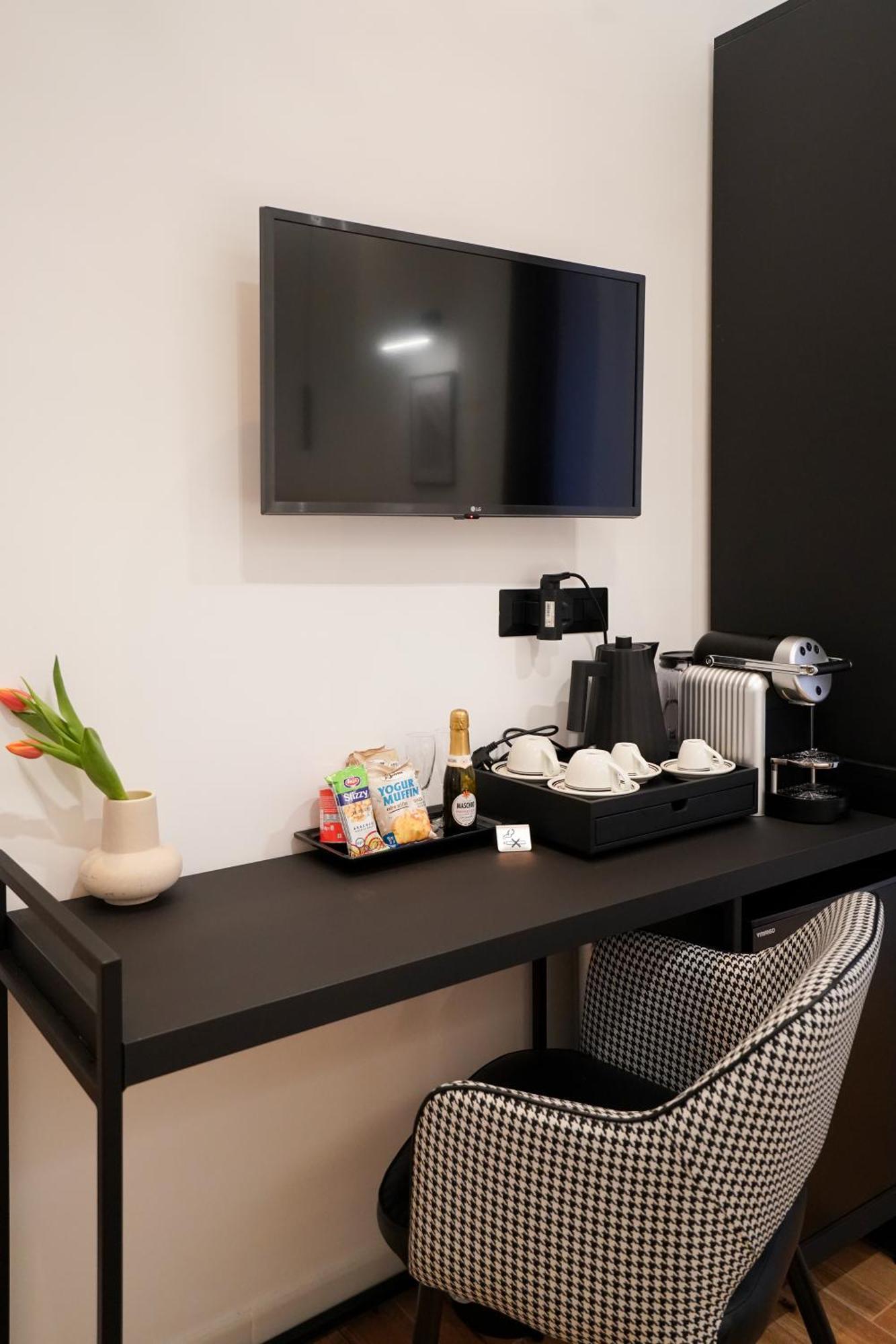 No Man'S Land Guesthouse Roma Ngoại thất bức ảnh